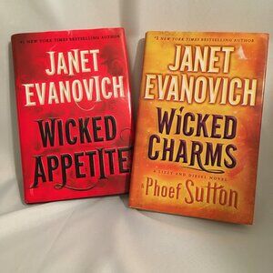 2 Books by NY Times Bestseller Janet Evanovich  DISCOUNTED SHIPPING